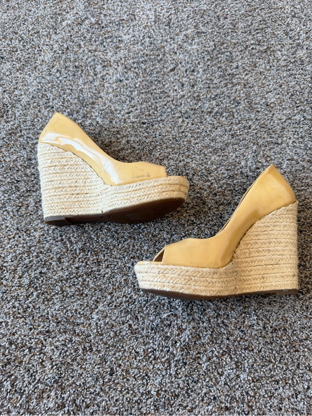 Vince Camuto Totsi Nude Patent Peep Toe Espadrille Wedges Size 7.5 y2k
